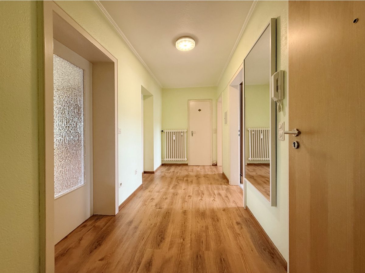 Immobilienangebot - Bad Pyrmont - Alle - Innenstadtnah wohnen mit Blick ins Grüne: 2,5 Zimmer mit Wintergarten!