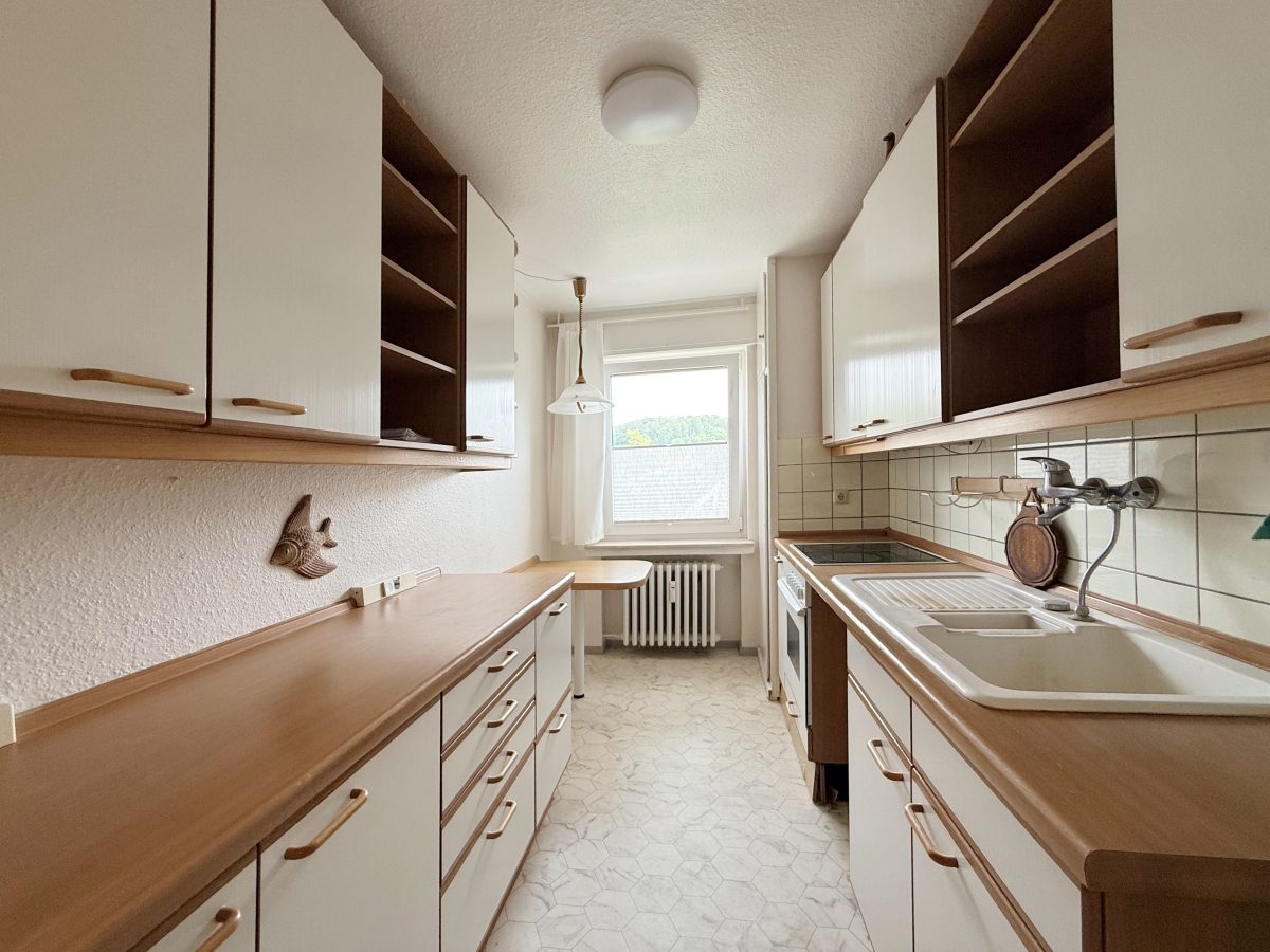 Immobilienangebot - Bad Pyrmont - Alle - Innenstadtnah wohnen mit Blick ins Grüne: 2,5 Zimmer mit Wintergarten!