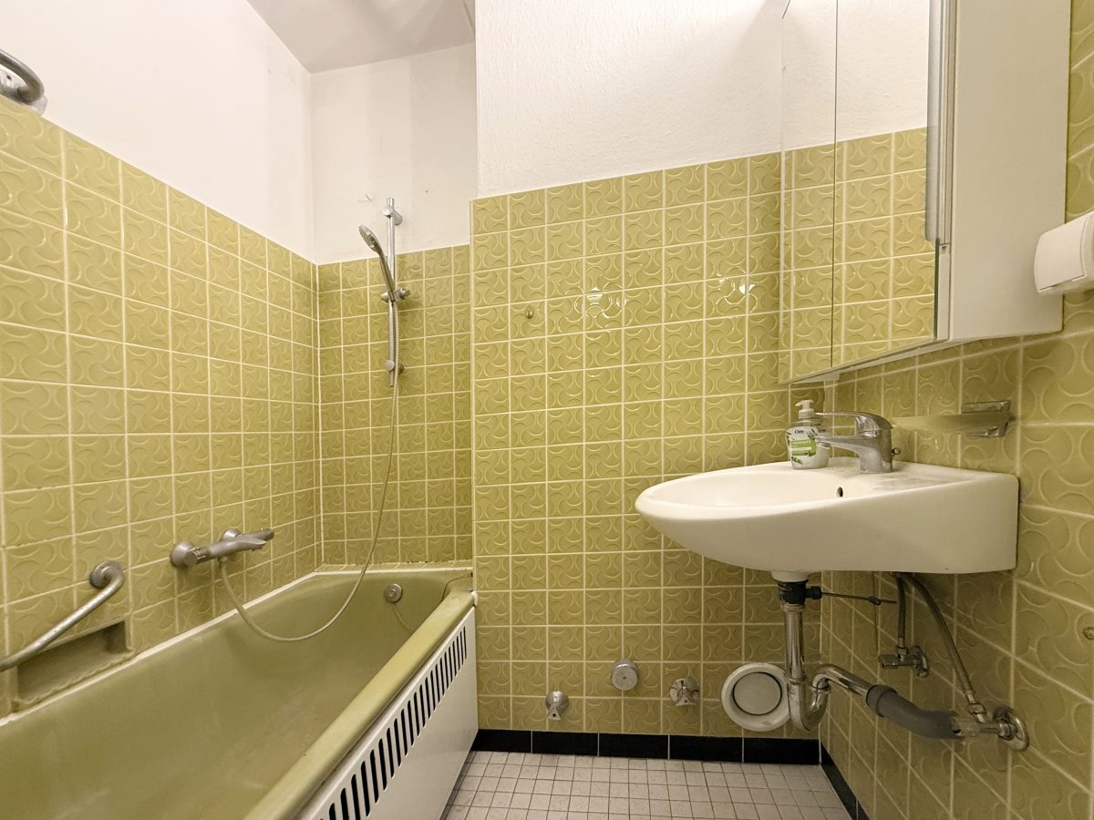 Immobilienangebot - Bad Pyrmont - Alle - Innenstadtnah wohnen mit Blick ins Grüne: 2,5 Zimmer mit Wintergarten!
