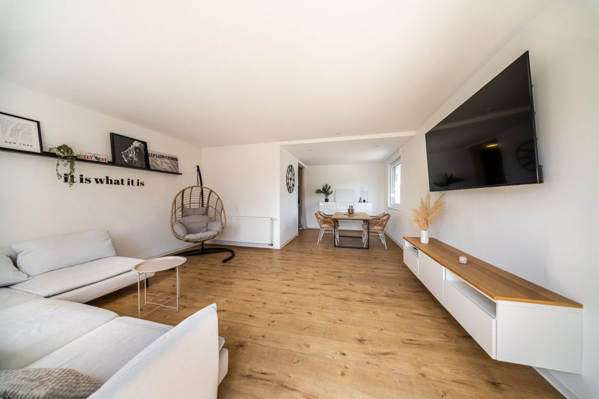 Immobilienangebot - Bad Pyrmont - Alle - Saniertes Reihenendhaus mit schönem Garten in der Kurstadt!