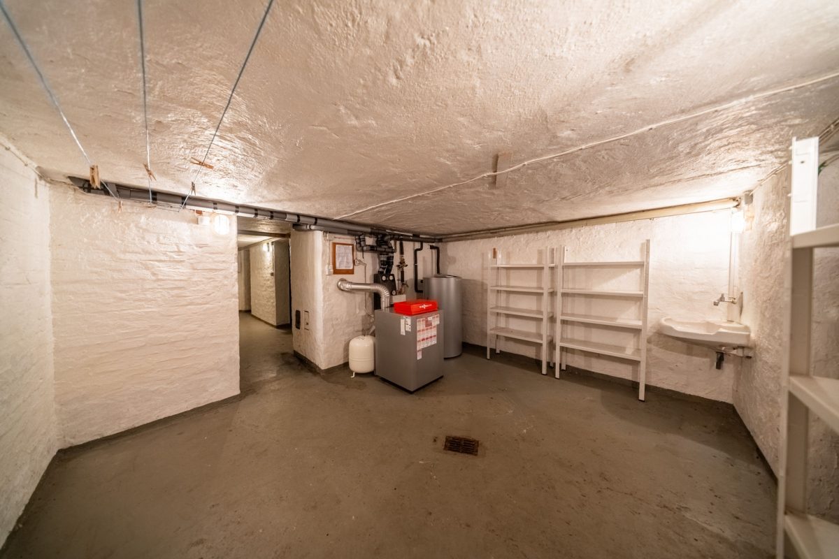 Immobilienangebot - Bad Pyrmont - Alle - Versteckt in zweiter Reihe: Freistehendes Einfamilienhaus mit tollem Garten!