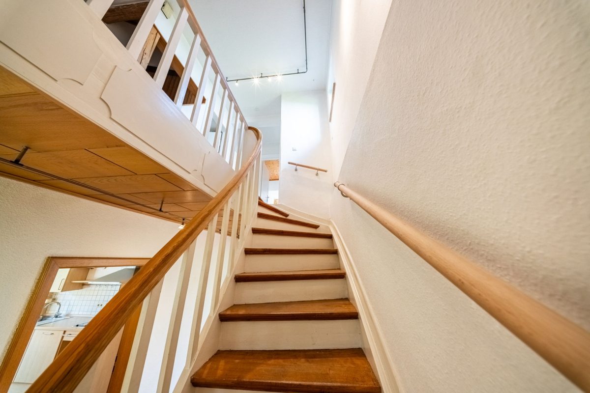 Immobilienangebot - Bad Pyrmont - Alle - Versteckt in zweiter Reihe: Freistehendes Einfamilienhaus mit tollem Garten!