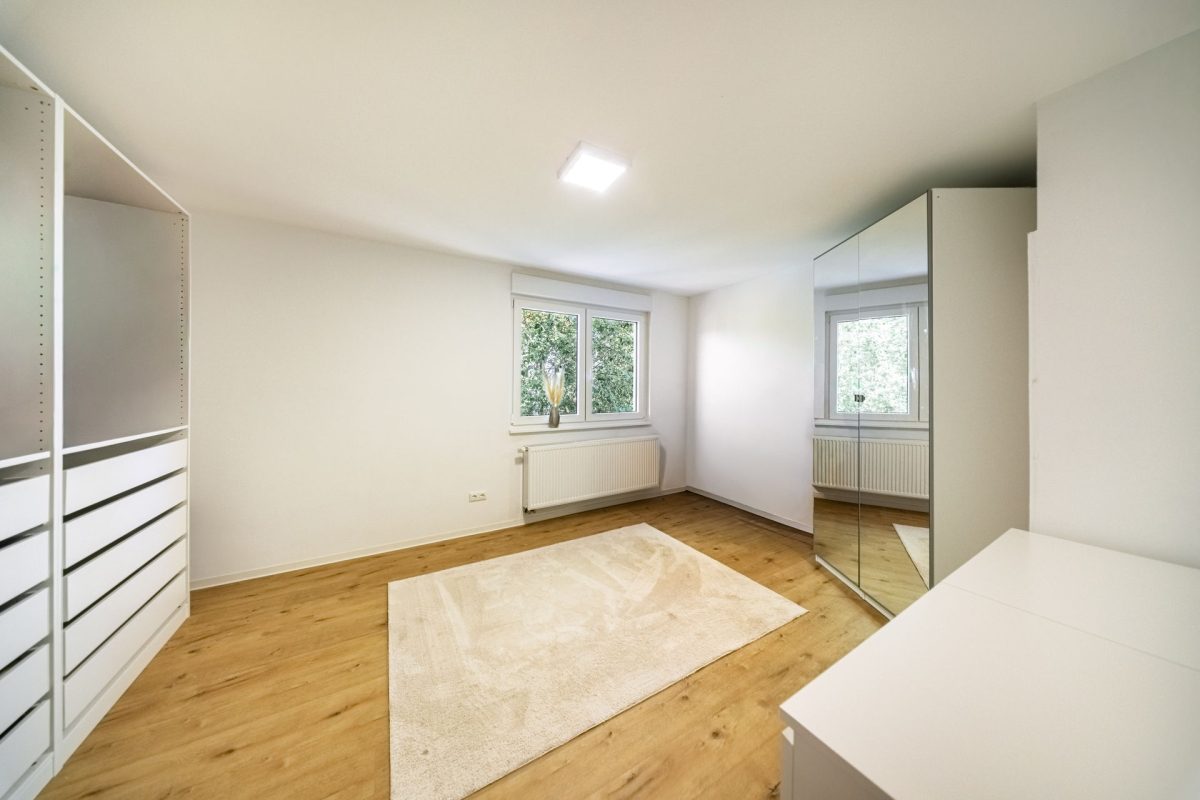 Immobilienangebot - Bad Pyrmont - Alle - Saniertes Reihenendhaus mit schönem Garten in der Kurstadt!