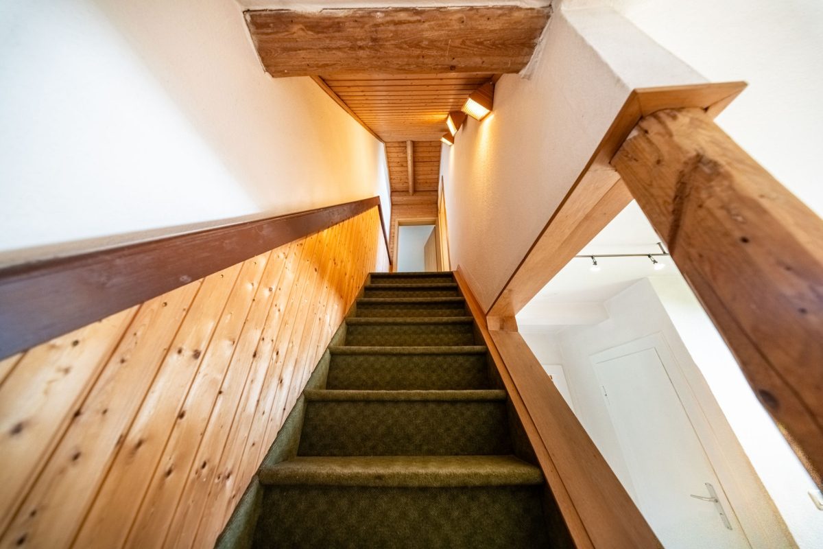 Immobilienangebot - Bad Pyrmont - Alle - Versteckt in zweiter Reihe: Freistehendes Einfamilienhaus mit tollem Garten!