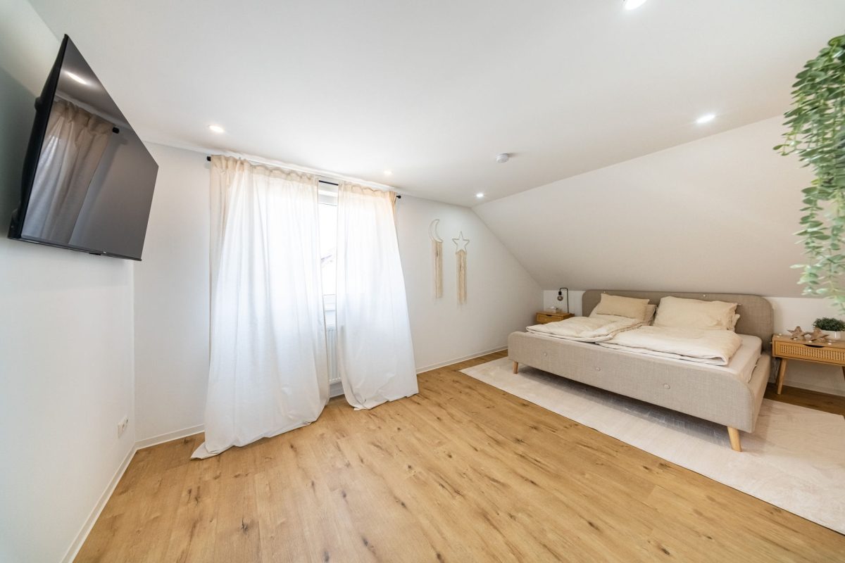 Immobilienangebot - Bad Pyrmont - Alle - Saniertes Reihenendhaus mit schönem Garten in der Kurstadt!
