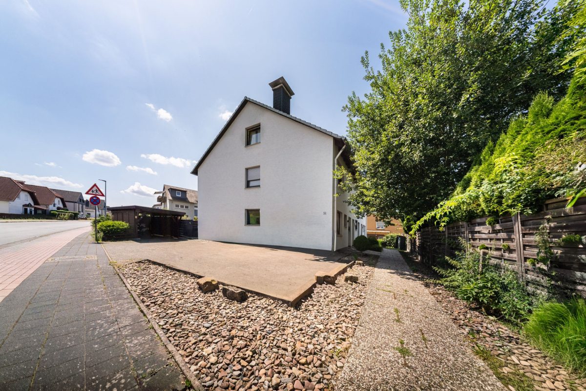 Immobilienangebot - Bad Pyrmont - Alle - Saniertes Reihenendhaus mit schönem Garten in der Kurstadt!