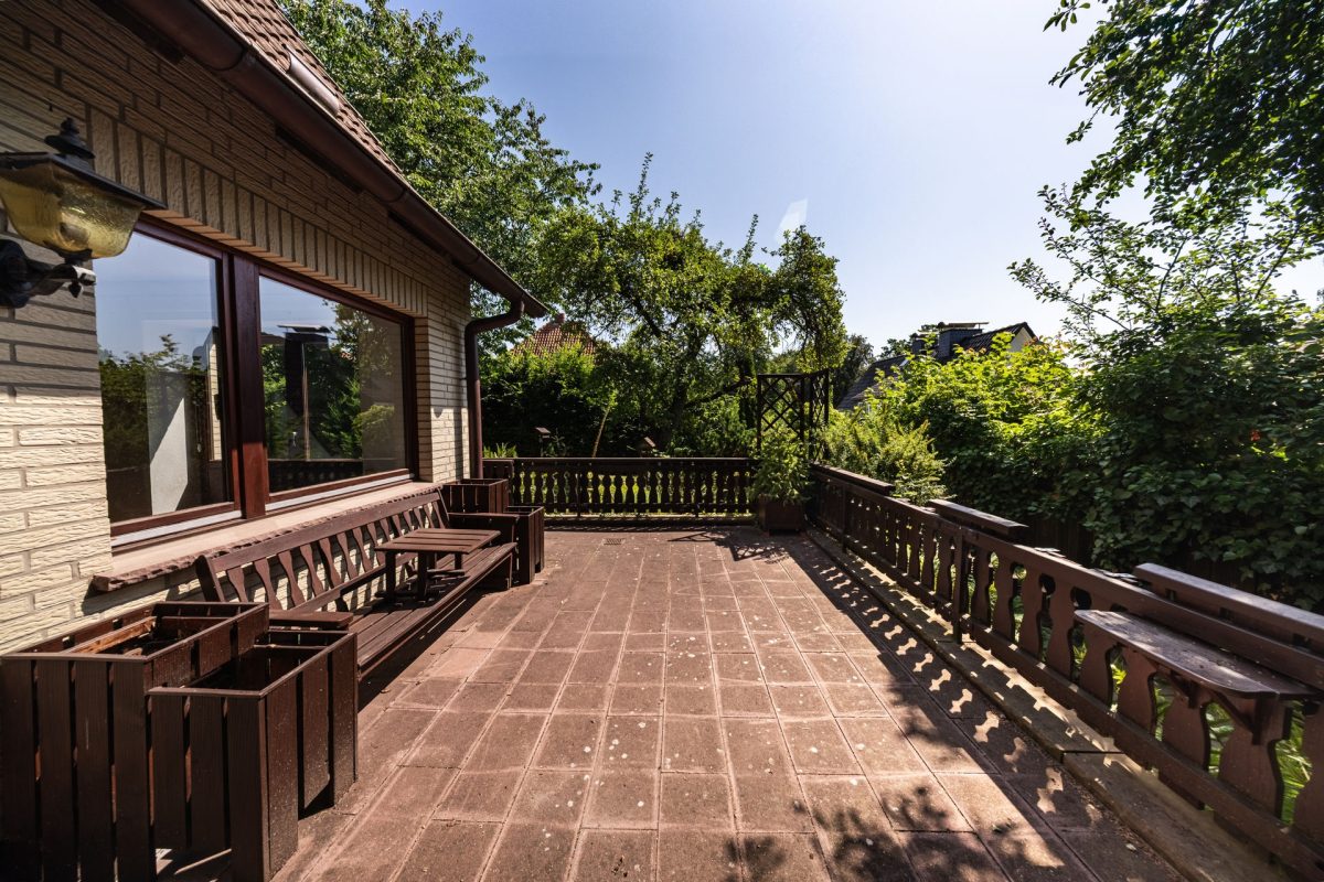 Immobilienangebot - Bad Pyrmont - Alle - Versteckt in zweiter Reihe: Freistehendes Einfamilienhaus mit tollem Garten!
