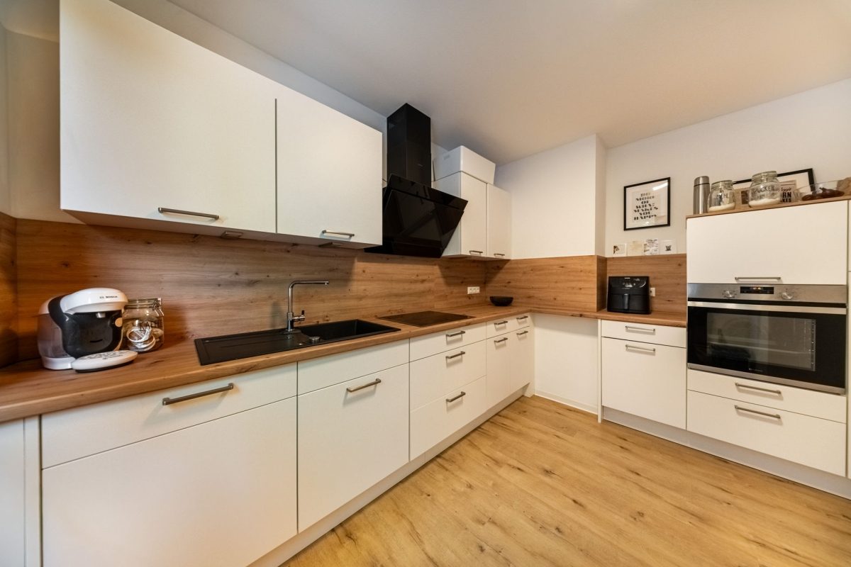 Immobilienangebot - Bad Pyrmont - Alle - Saniertes Reihenendhaus mit schönem Garten in der Kurstadt!