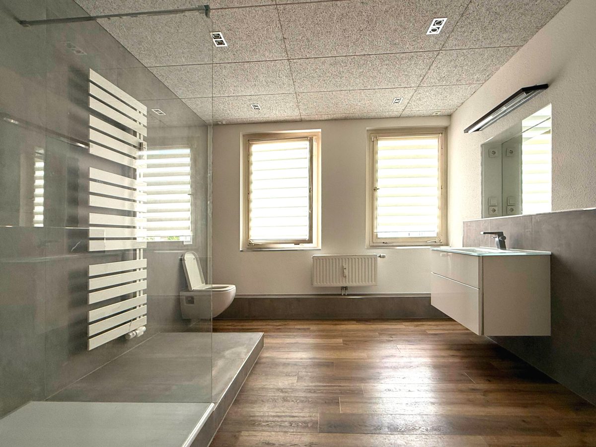 Immobilienangebot - Bad Pyrmont - Alle - Charmante Wohnung mit offenem Wohnbereich und großer Regenwalddusche