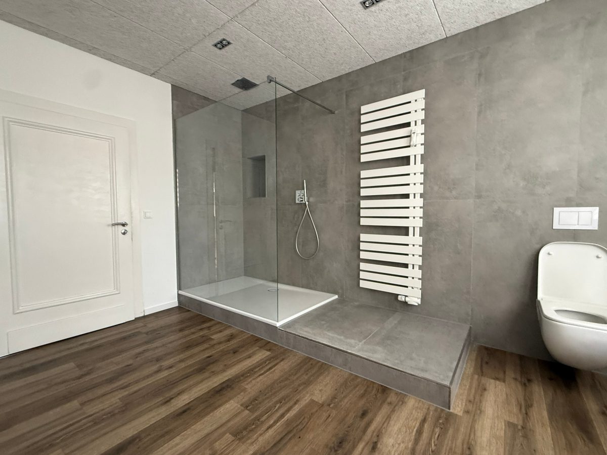 Immobilienangebot - Bad Pyrmont - Alle - Charmante Wohnung mit offenem Wohnbereich und großer Regenwalddusche