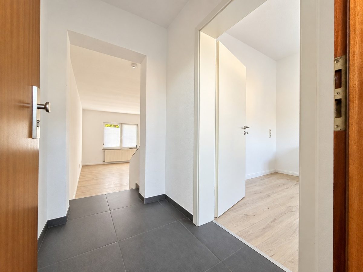 Immobilienangebot - Bad Pyrmont - Alle - Diese Wohnung überrascht: Zwei Ebenen, Terrasse und moderne Ausstattung