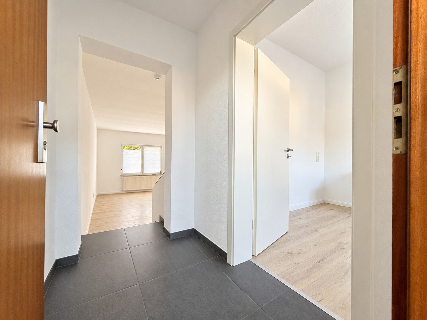 Immobilienangebot - Bad Pyrmont - Alle - Diese Wohnung überrascht: Zwei Ebenen, Terrasse und moderne Ausstattung