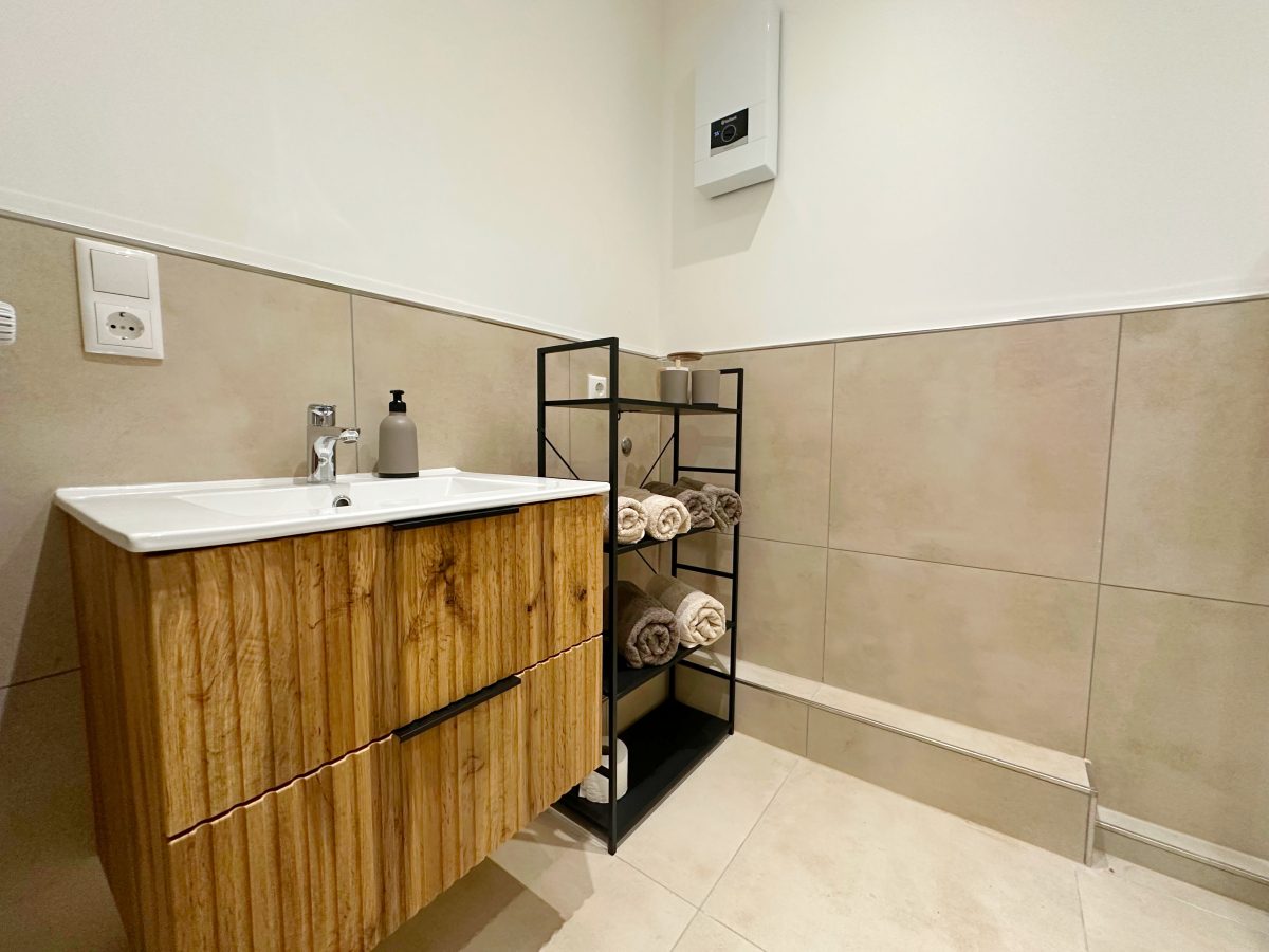 Immobilienangebot - Bad Pyrmont - Alle - Hochwertig möbelierte Hochparterrewohnung direkt im Kurzentrum
