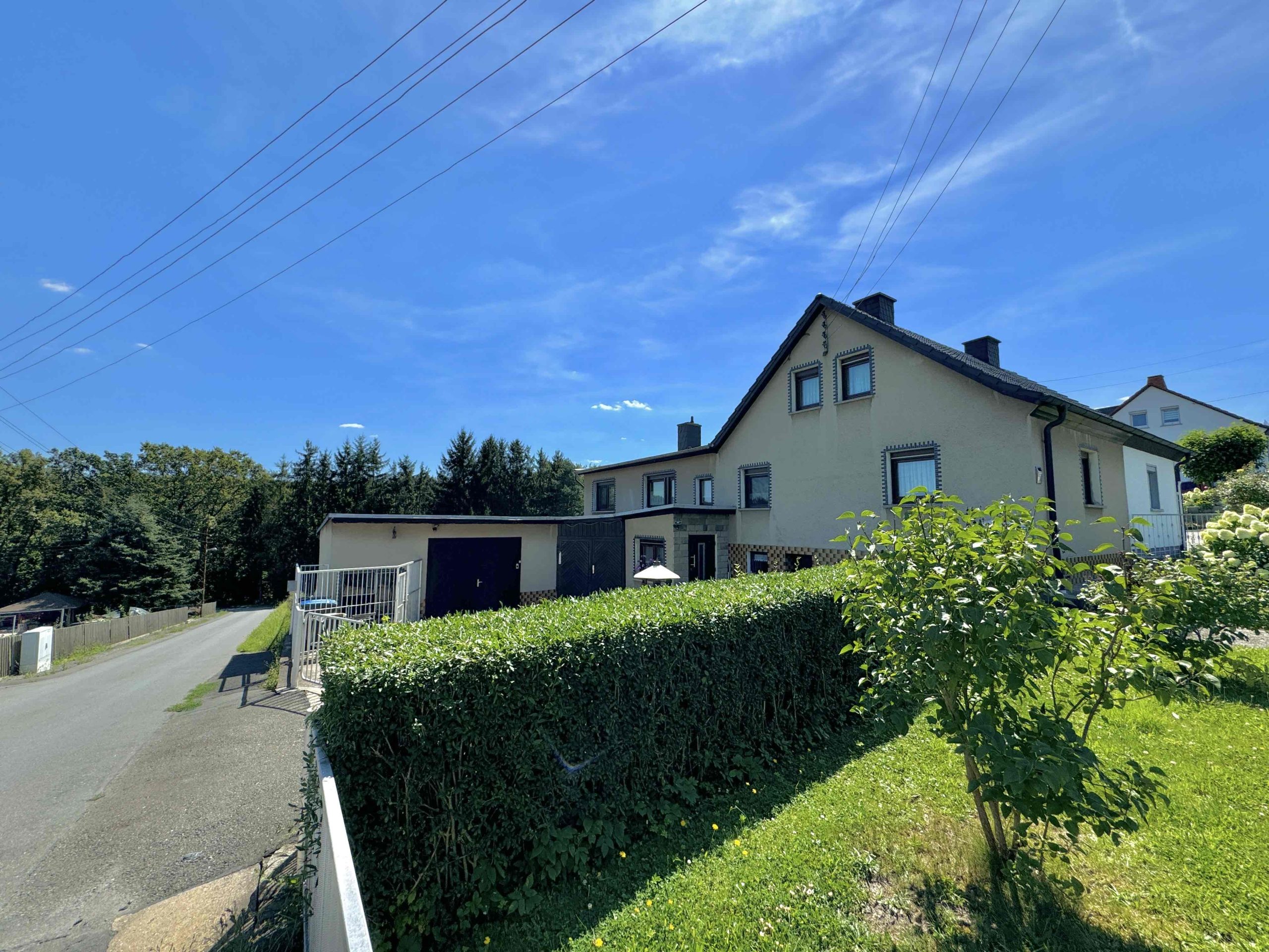 Immobilienangebot - Weida - Alle - Einfamilienhaus in Waldrandlage mit großzügigem Grundstück und sehr guter Infrastruktur