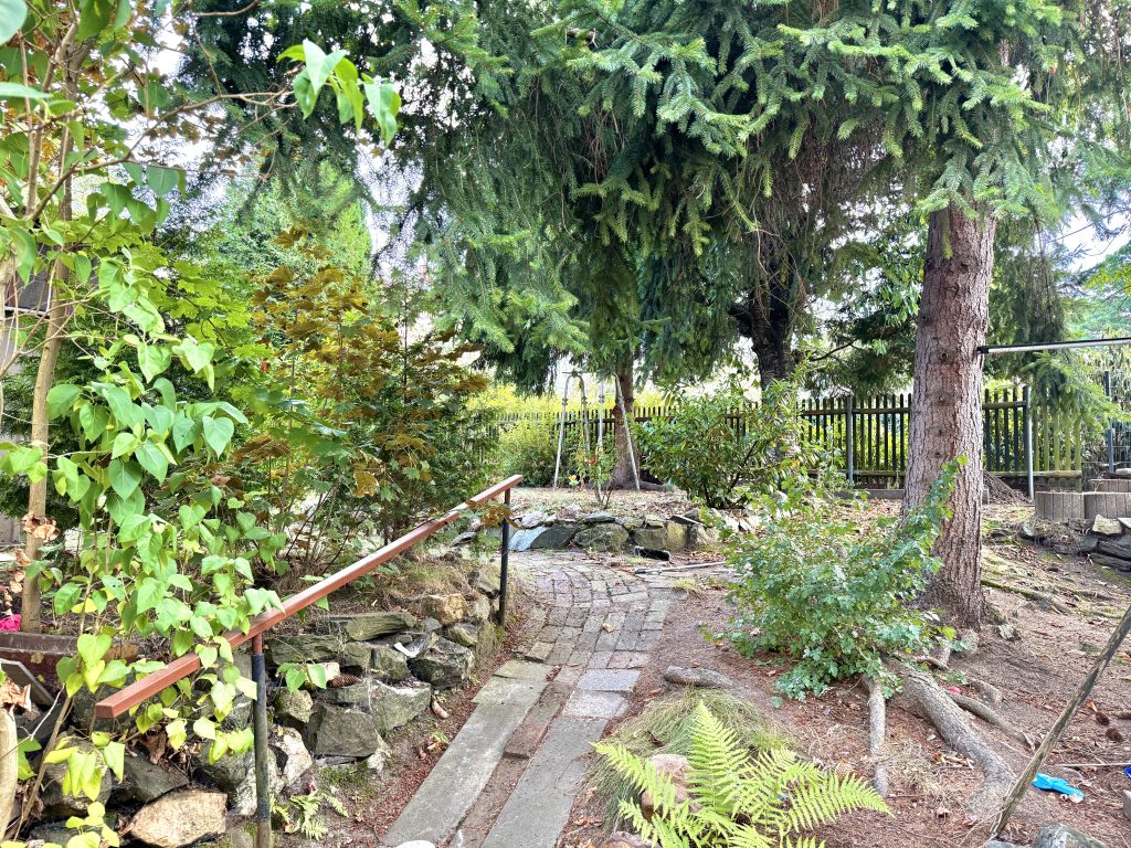 Immobilienangebot - Werdau - Alle - 8,6 % Rendite - Vollvermietetes, aufgeteiltes Mehrfamilienhaus mit Garagen in Werdau