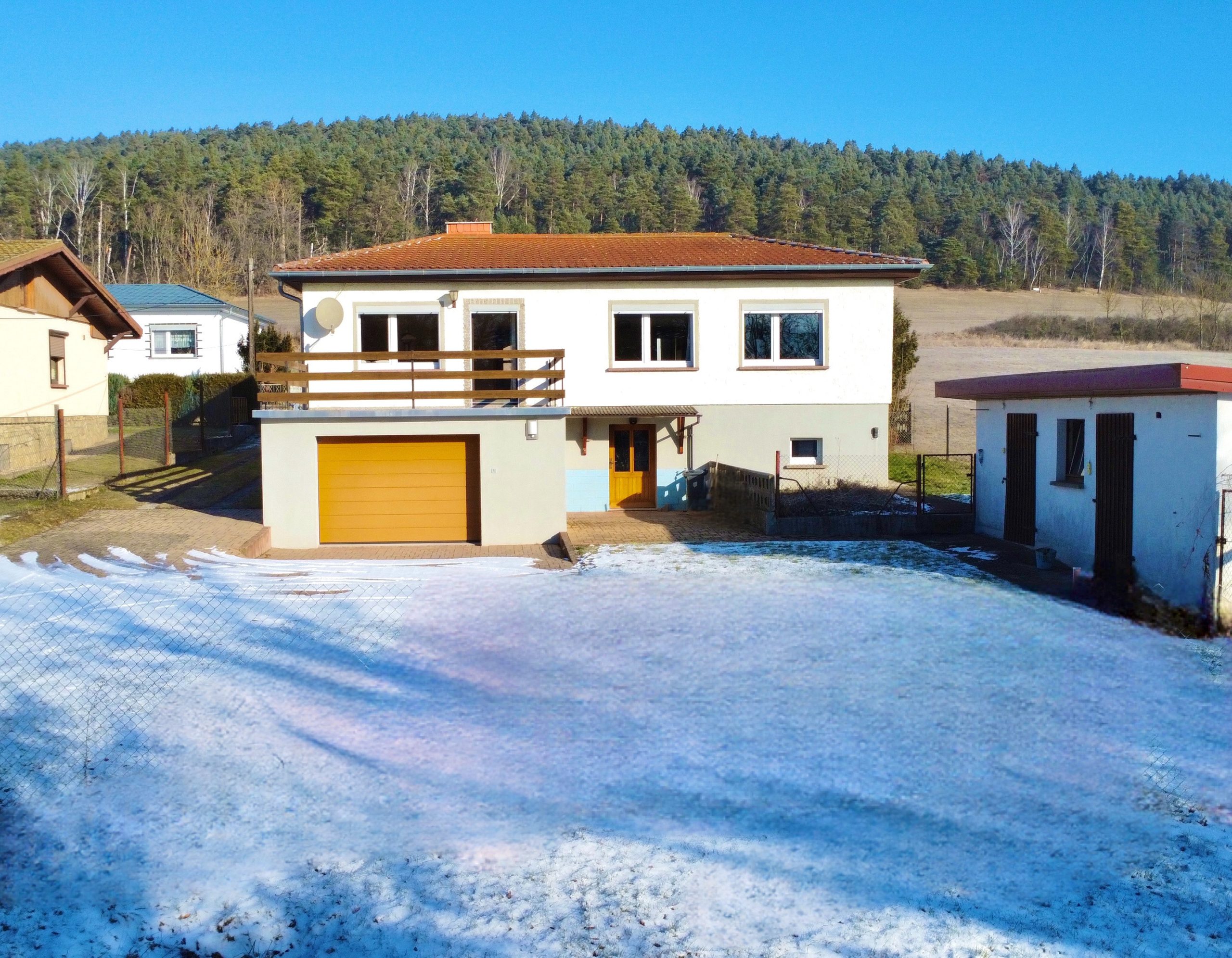 Immobilienangebot - Stadtilm - Alle - Charmantes und geräumiges Einfamilienhaus mit großzügiger Sonnenterrasse