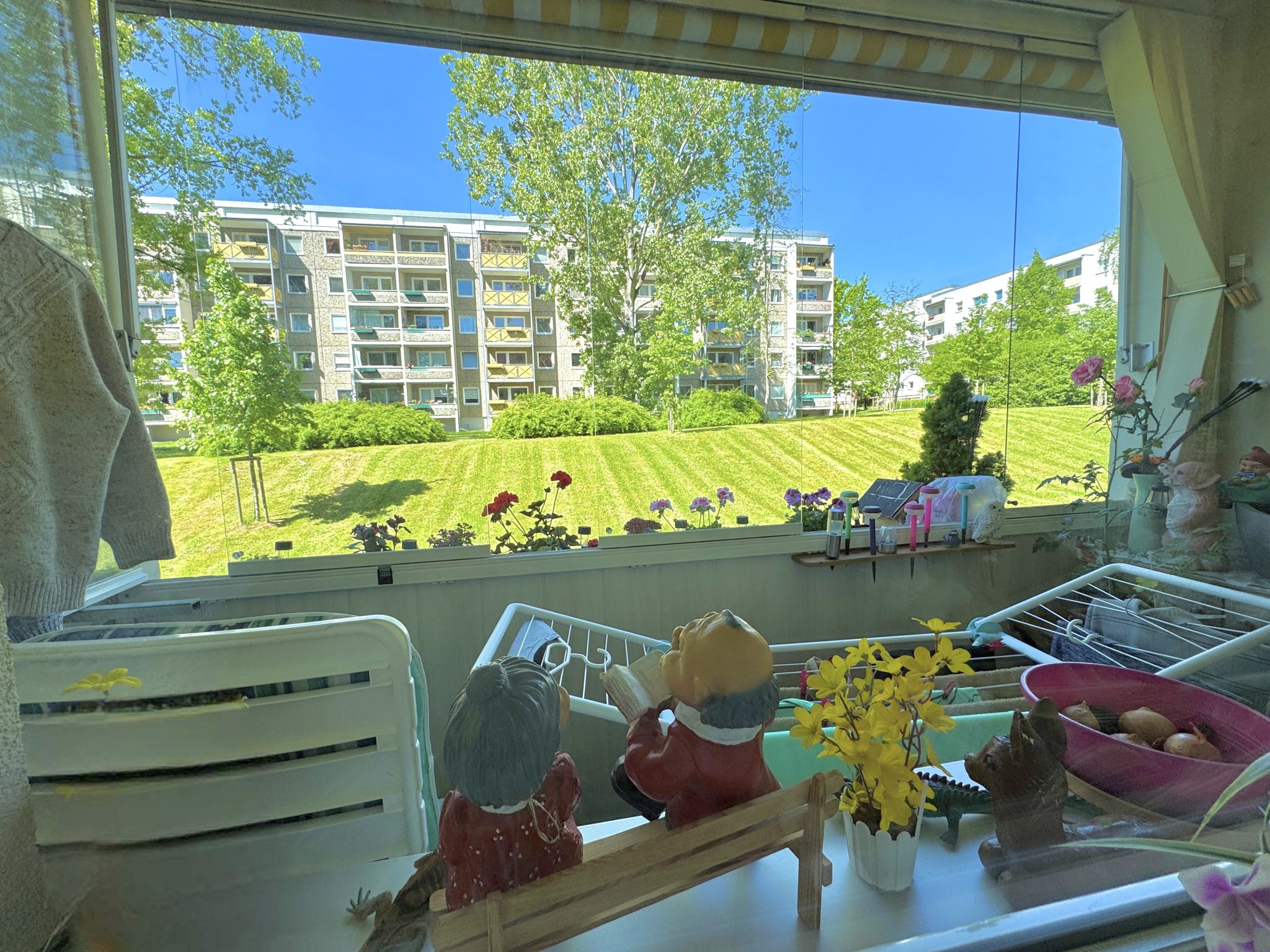 Immobilienangebot - Gera - Alle - Vermietete 2-Zimmer - Wohnung mit verglastem Balkon in ruhiger Lage Geras