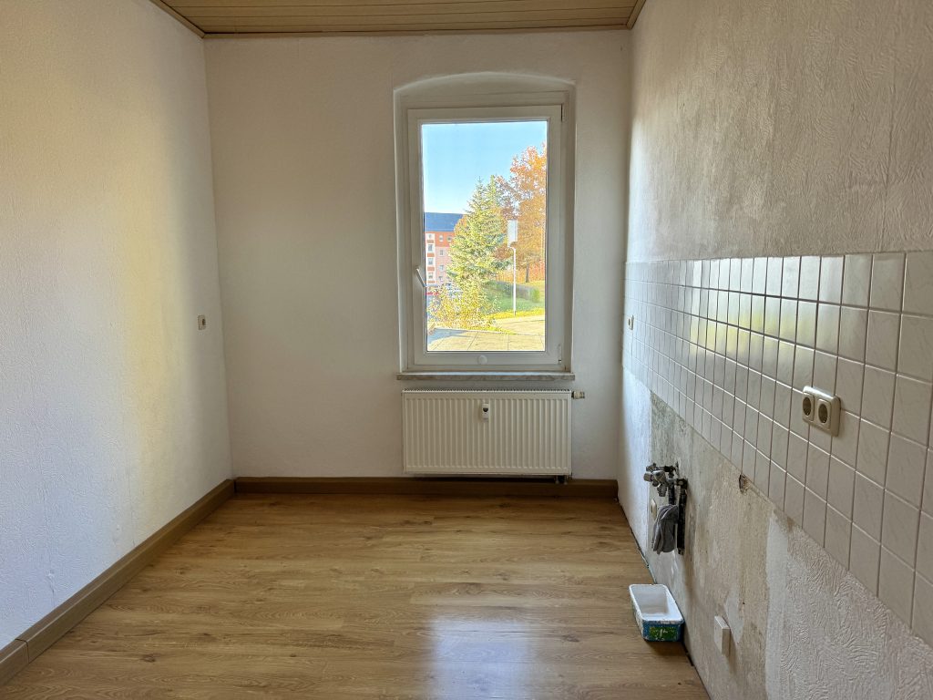 Immobilienangebot - Greiz - Alle - Weitblick und Entwicklungspotenzial - Mehrfamilienhaus mit drei Wohneinheiten und großem Garten