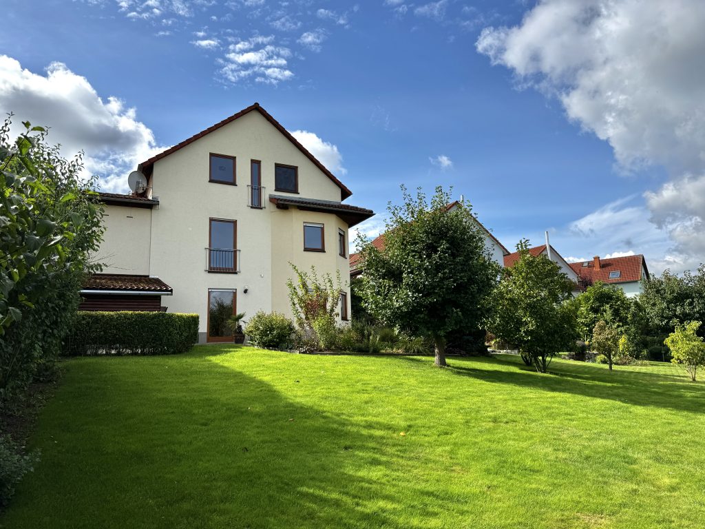 Immobilienangebot - Gera - Alle - Einfamilienhaus mit traumhaftem Blick, gemütlichem Garten in ruhiger Lage in den Westvororten Geras