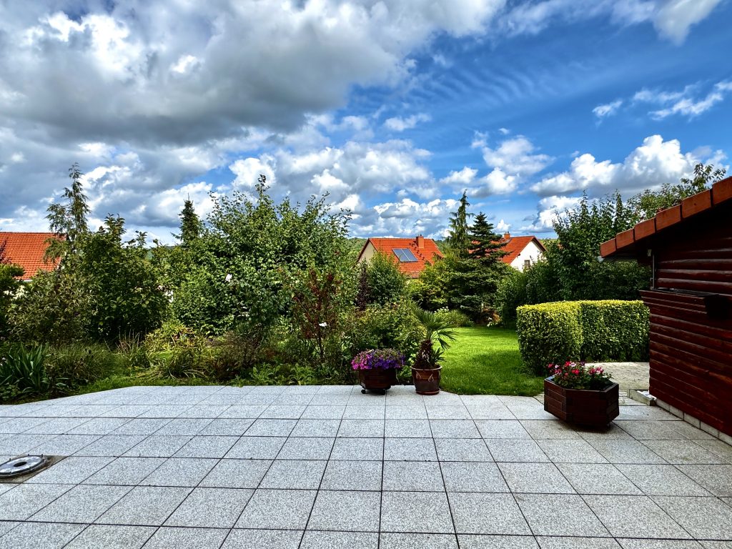 Immobilienangebot - Gera - Alle - Einfamilienhaus mit traumhaftem Blick, gemütlichem Garten in ruhiger Lage in den Westvororten Geras