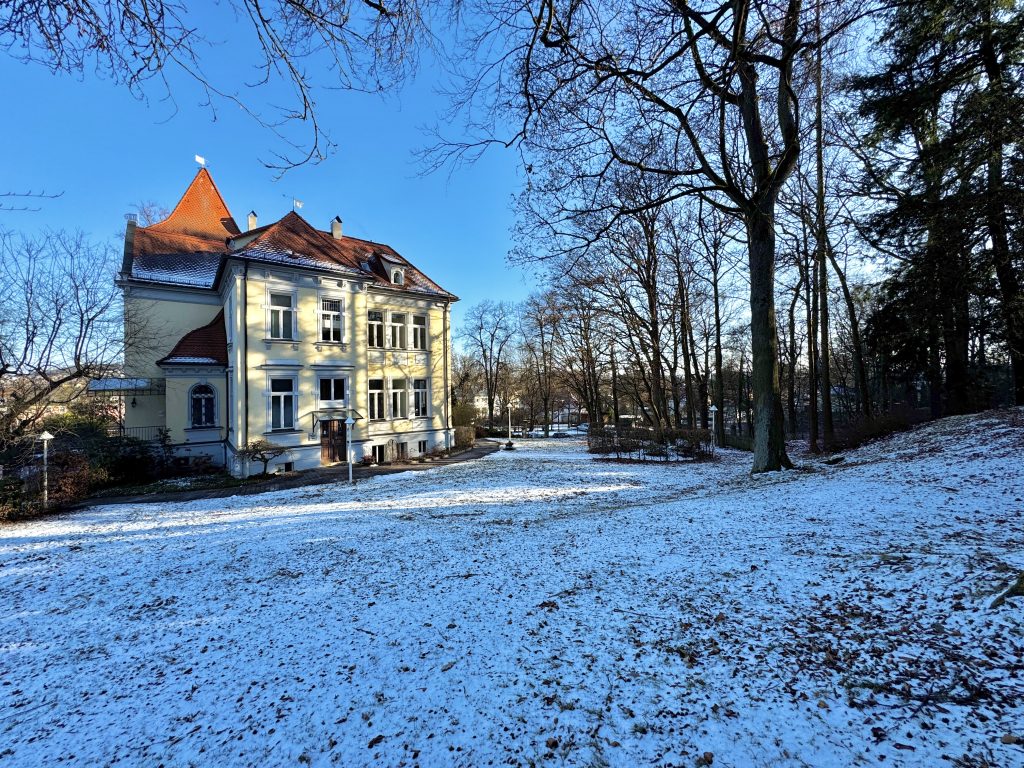 Immobilienangebot - Gera - Alle - Wohnen & Arbeiten in der preisgekrönten, sehr gepflegten Villa Koeppe in exponierter Lage Geras