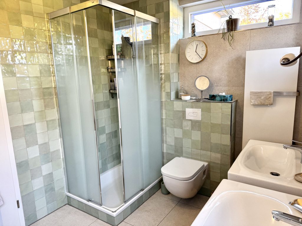 Immobilienangebot - Gera - Alle - Idyllisch Wohnen am Waldrand mit Weitblick – großzügiges Einfamilienhaus mit Altbaucharme in Ernsee