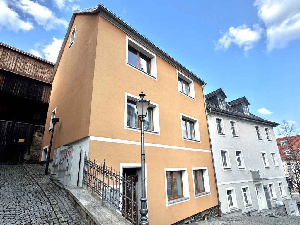 Immobilienangebot - Weida - Alle - Helle 2-Zimmerwohnung mit Einbauküche und Tageslichtbad am Markt in Weida