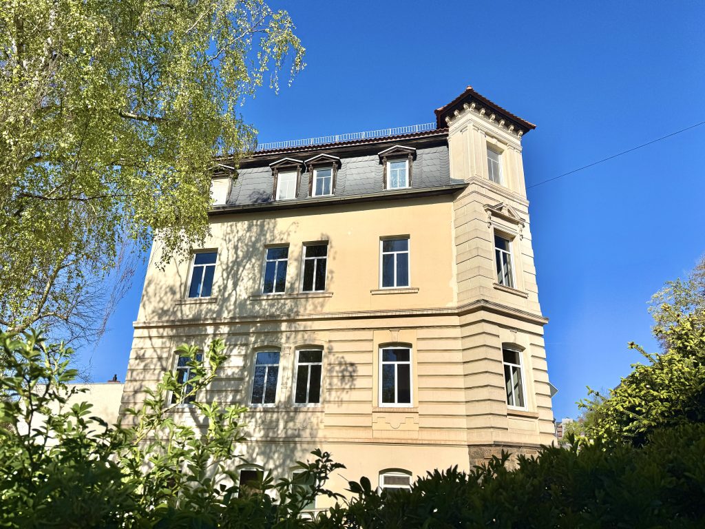Immobilienangebot - Weida - Alle - Großzügige 4-Zimmer-Altbauwohnung mit ca. 100 m² – hell, flexibel nutzbar & mit modernisiertem Bad