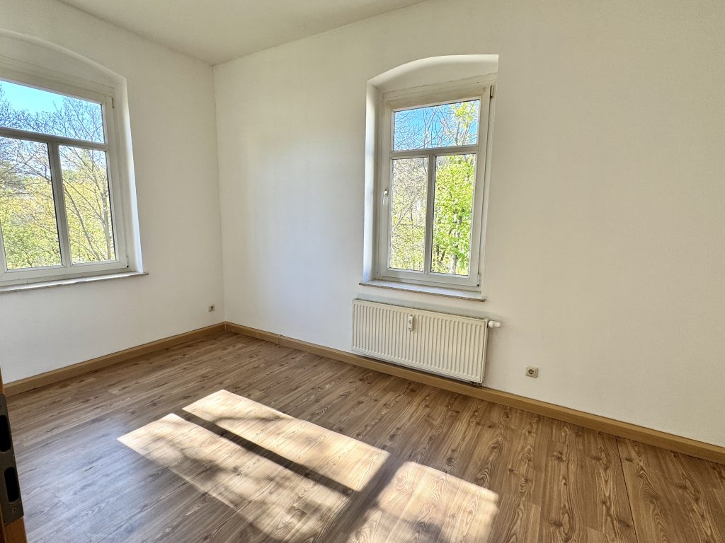 Immobilienangebot - Weida - Alle - Großzügige 4-Zimmer-Altbauwohnung mit ca. 100 m² – hell, flexibel nutzbar & mit modernisiertem Bad
