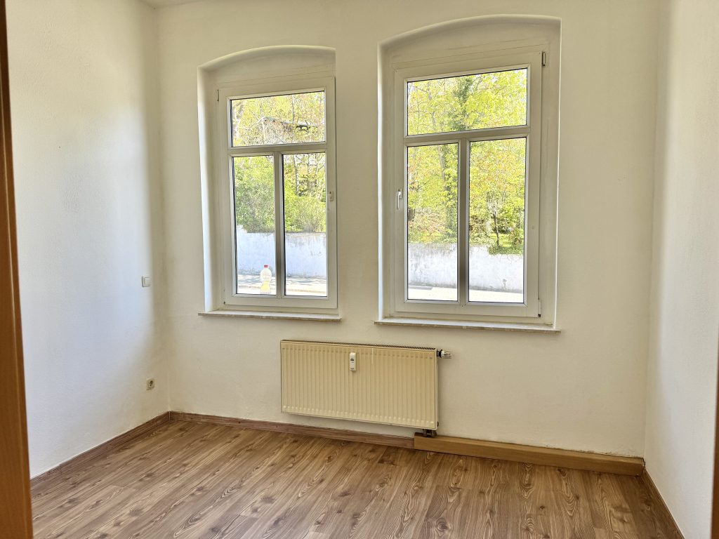 Immobilienangebot - Weida - Alle - Großzügige 4-Zimmer-Altbauwohnung mit ca. 100 m² – hell, flexibel nutzbar & mit modernisiertem Bad