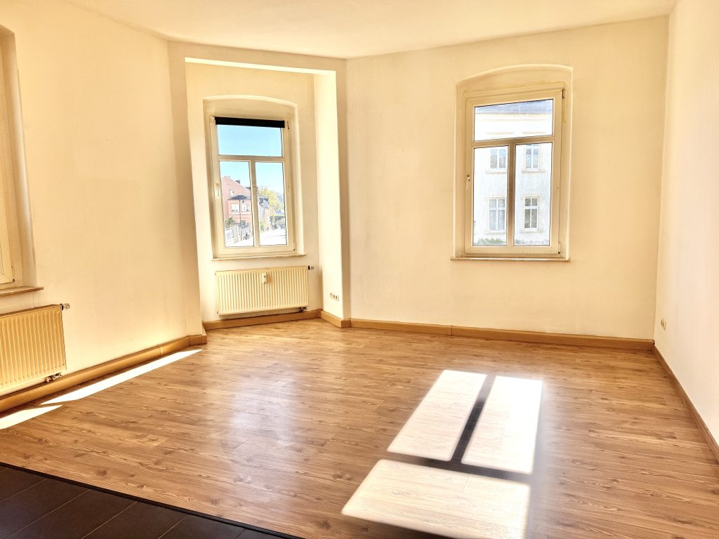 Immobilienangebot - Weida - Alle - Großzügige 4-Zimmer-Altbauwohnung mit ca. 100 m² – hell, flexibel nutzbar & mit modernisiertem Bad