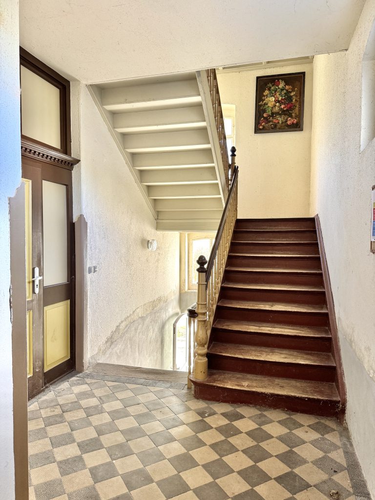 Immobilienangebot - Weida - Alle - Großzügige 4-Zimmer-Altbauwohnung mit ca. 100 m² – hell, flexibel nutzbar & mit modernisiertem Bad