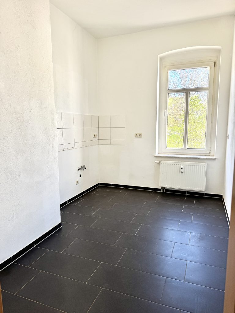 Immobilienangebot - Weida - Alle - Großzügige 4-Zimmer-Altbauwohnung mit ca. 100 m² – hell, flexibel nutzbar & mit modernisiertem Bad