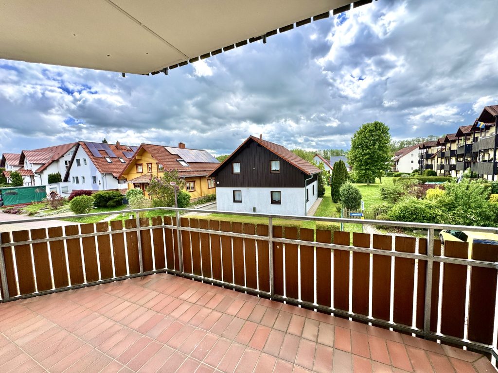 Immobilienangebot - Gera - Alle - Helle 3-Zimmer-Wohnung mit Balkon in ruhiger, grüner Wohnlage – frisch renoviert & sofort bezugsfrei