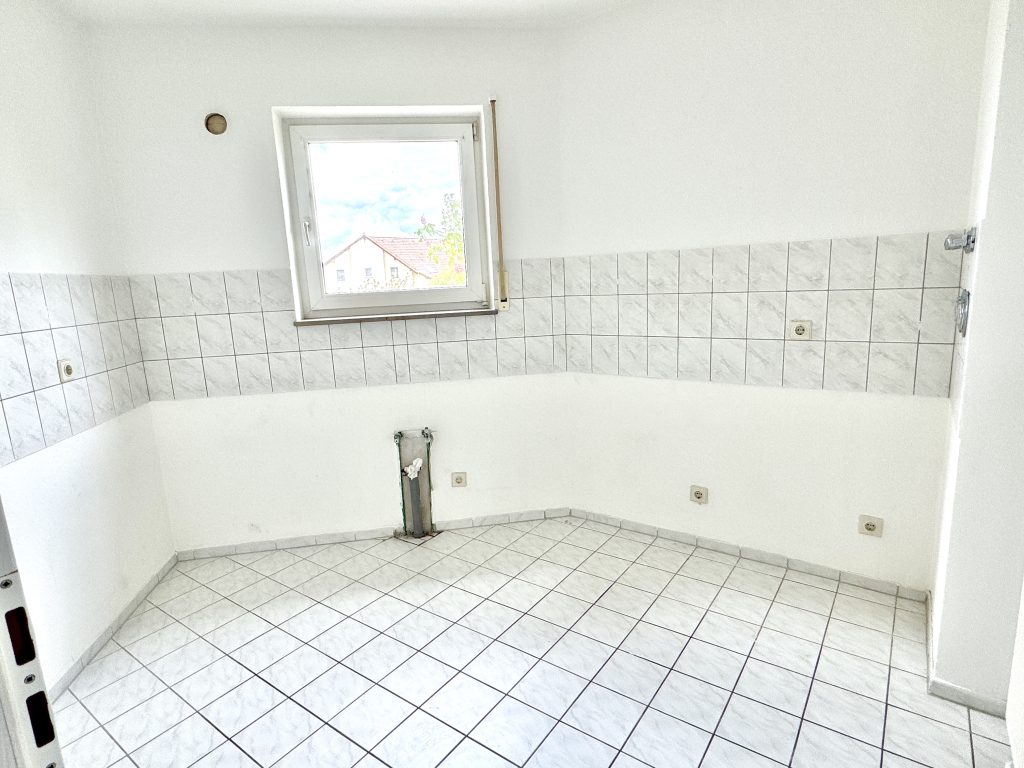 Immobilienangebot - Gera - Alle - Helle 3-Zimmer-Wohnung mit Balkon in ruhiger, grüner Wohnlage – frisch renoviert & sofort bezugsfrei