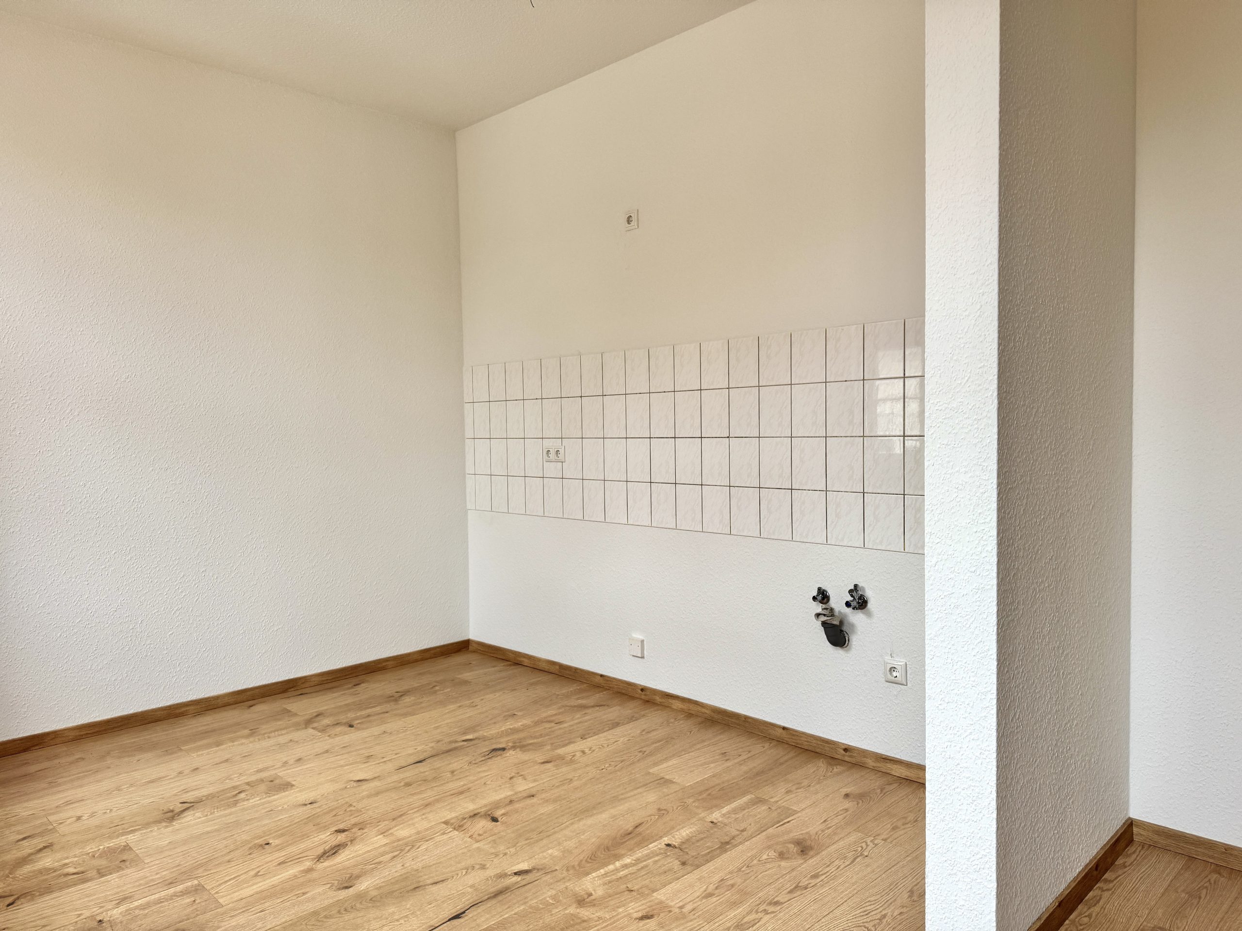 Immobilienangebot - Weida - Alle - Ideal für Singles: frisch sanierte 1.R.- Wohnung mit Abstellraum
