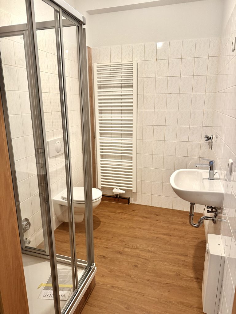 Immobilienangebot - Weida - Alle - Ideal für Singles: frisch sanierte 1.R.- Wohnung mit Abstellraum