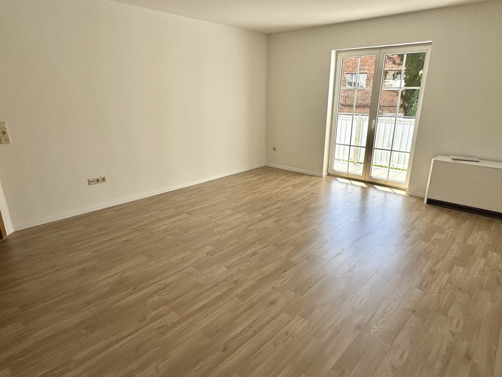 Immobilienangebot - Weida - Alle - Helle 2-Zimmer-Wohnung mit Balkon und Stellplatz in ruhiger Lage Weidas