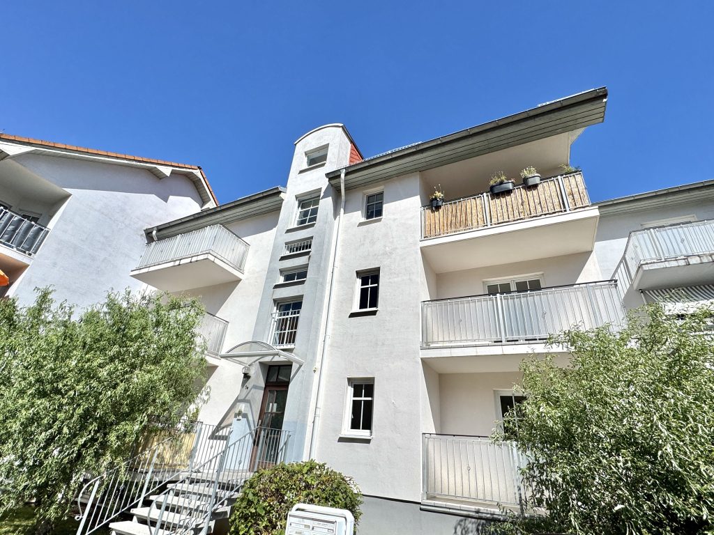 Immobilienangebot - Weida - Alle - Helle 2-Zimmer-Wohnung mit Balkon und Stellplatz in ruhiger Lage Weidas