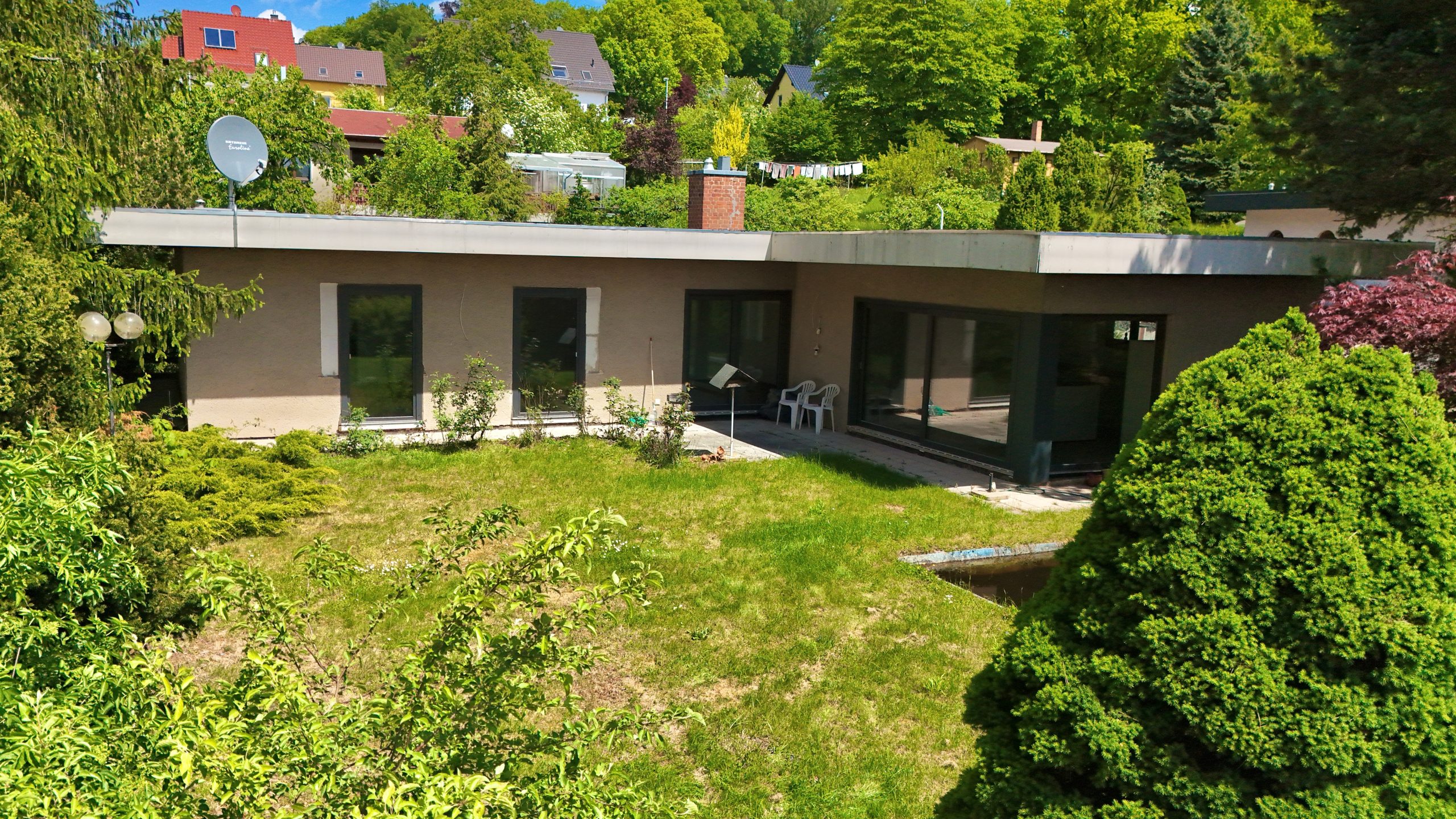 Immobilienangebot - Gera - Alle - Modernisierter Winkelbungalow in traumhafter Waldrandlage – Einziehen, wohlfühlen und die Natur genießen