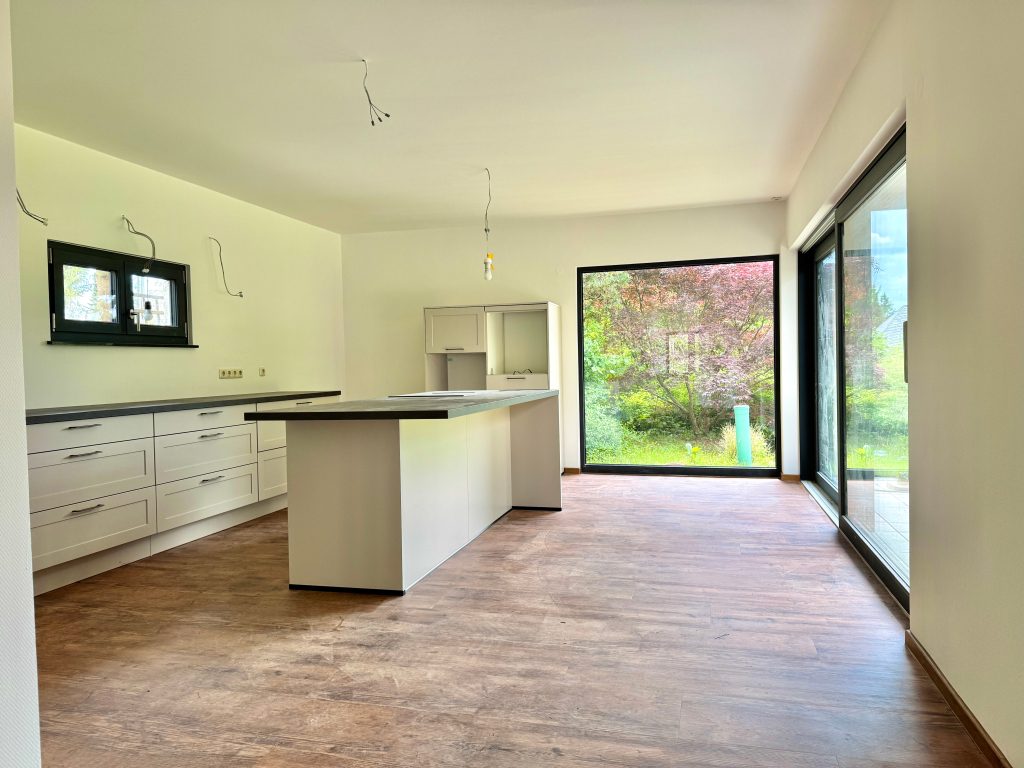 Immobilienangebot - Gera - Alle - Modernisierter Winkelbungalow in traumhafter Waldrandlage – Einziehen, wohlfühlen und die Natur genießen
