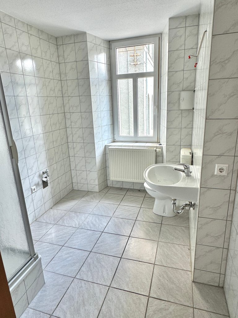 Immobilienangebot - Weida - Alle - Entwicklungsobjekt für 331 EUR/qm - Gebäudeensemble mit 10 Wohneinheiten am Fuße der Osterburg