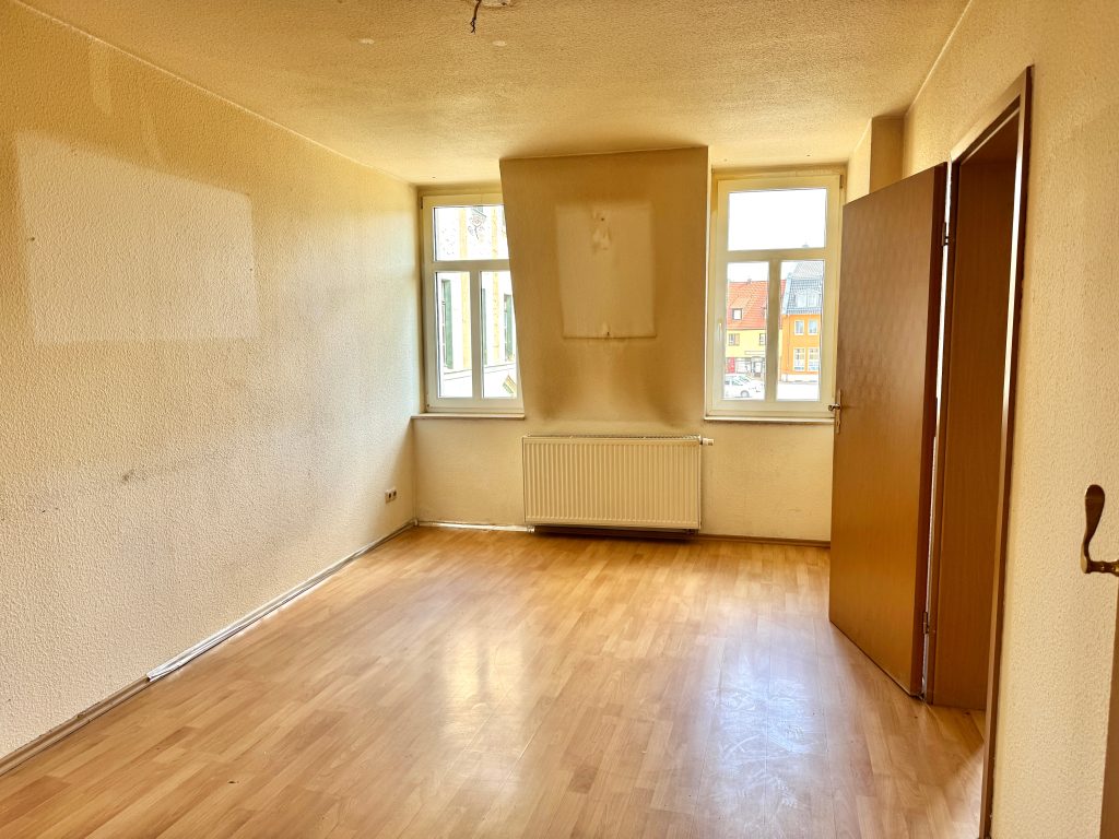 Immobilienangebot - Weida - Alle - Entwicklungsobjekt für 331 EUR/qm - Gebäudeensemble mit 10 Wohneinheiten am Fuße der Osterburg