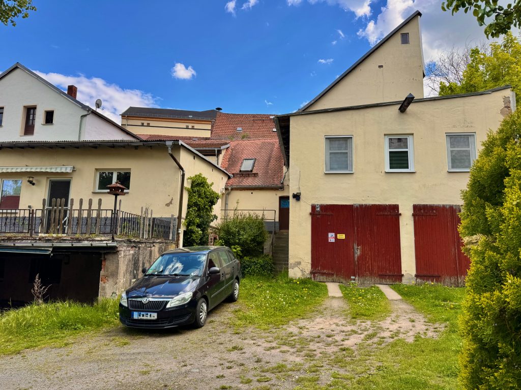 Immobilienangebot - Weida - Alle - Entwicklungsobjekt für 331 EUR/qm - Gebäudeensemble mit 10 Wohneinheiten am Fuße der Osterburg
