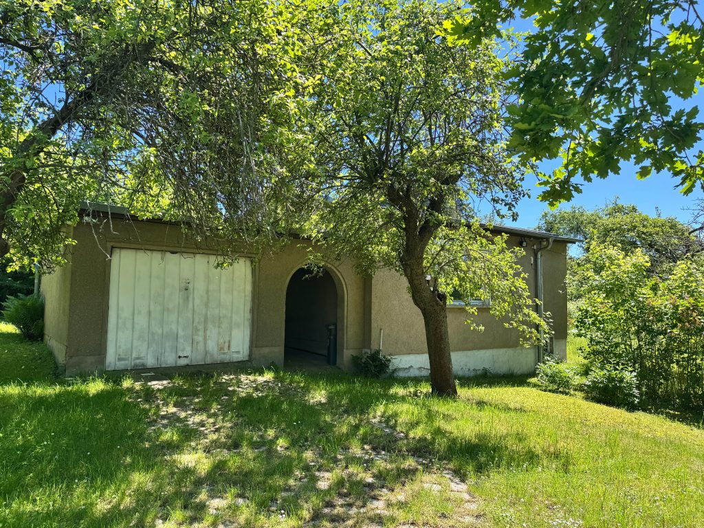 Immobilienangebot - Gera - Alle - Einmalige Chance! 1.547 m² Grundstück mit Bungalow zum Ausbau am Ferberturm in Gera