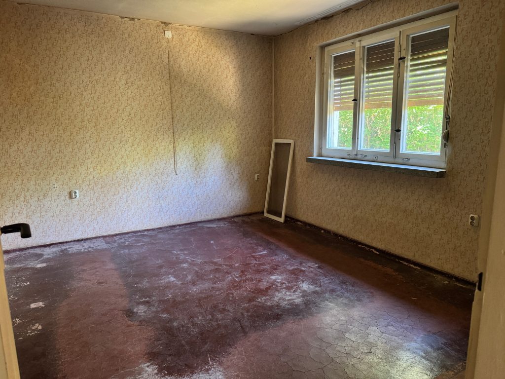 Immobilienangebot - Gera - Alle - Einmalige Chance! 1.547 m² Grundstück mit Bungalow zum Ausbau am Ferberturm in Gera