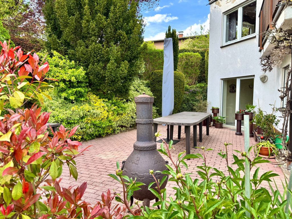 Immobilienangebot - Gera - Alle - Sonne & Ruhe am Ferberturm – Ihr neues Zuhause mit 3 Balkonen, Sauna und Garage in grüner Lage Geras