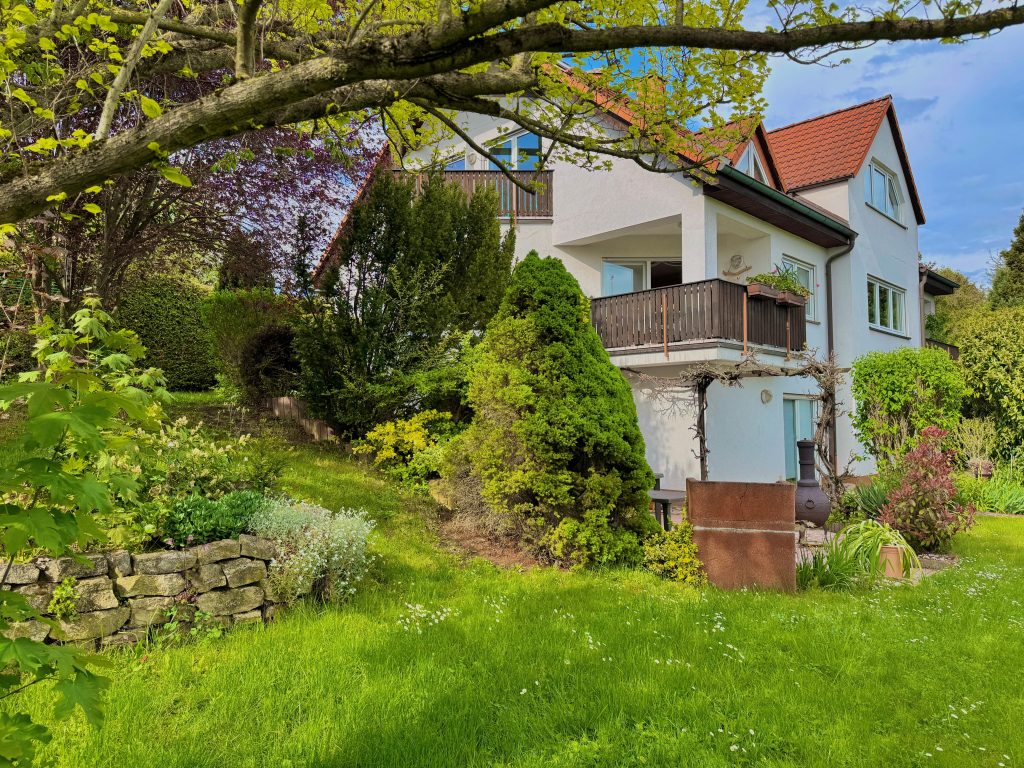 Immobilienangebot - Gera - Alle - Sonne & Ruhe am Ferberturm – Ihr neues Zuhause mit 3 Balkonen, Sauna und Garage in grüner Lage Geras