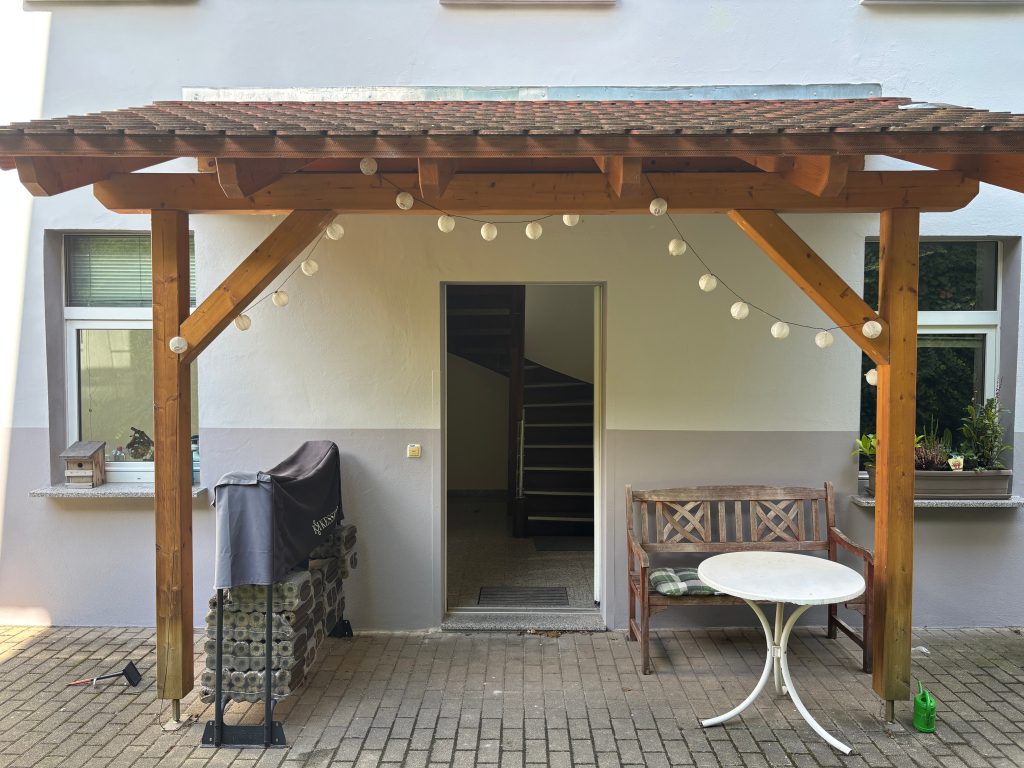 Immobilienangebot - Gera - Alle - 4-Zimmer-Maisonette mit hochwertiger Einbauküche, 2 Bädern und Stellplatz im Zentrum Geras