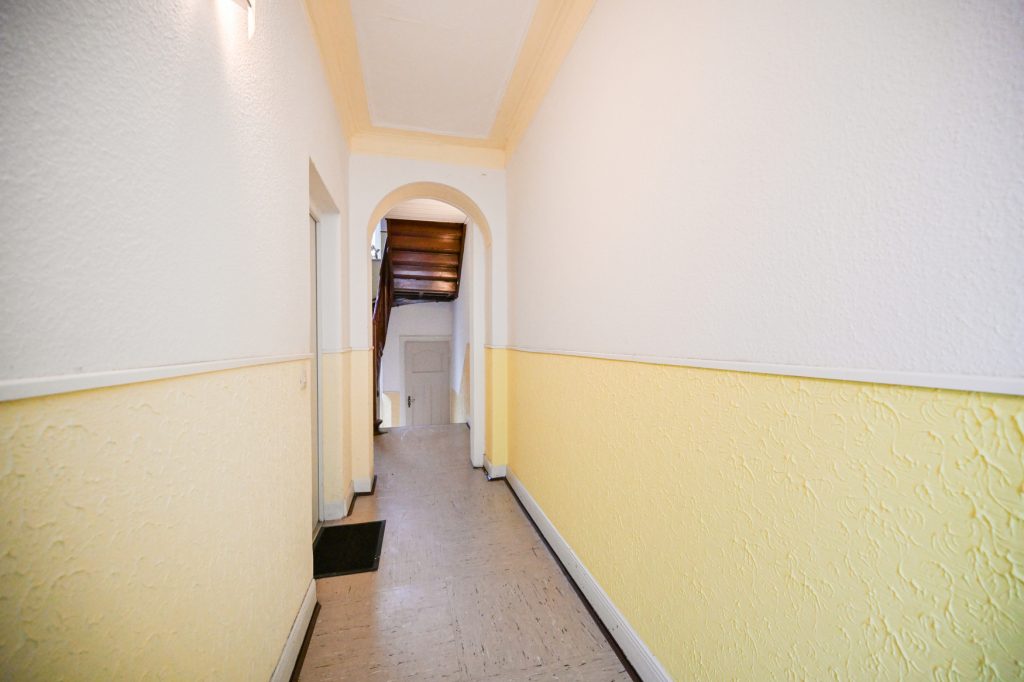 Immobilienangebot - Bonn / Ippendorf - Alle - Wohnhaus zur Modernisierung mit 4 Einheiten in bevorzugter Lage von Bonn - Ippendorf